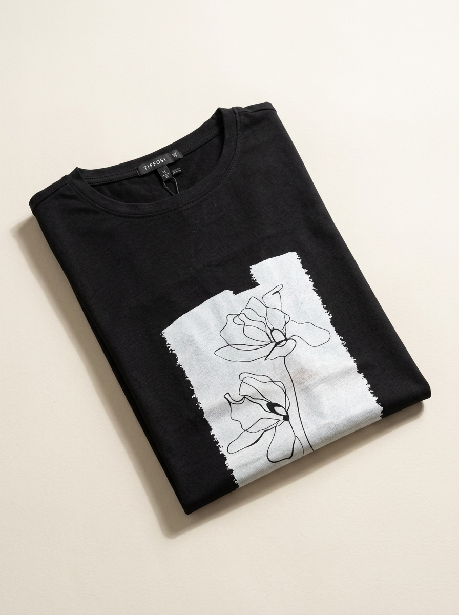 T-shirt Bloom Sketch Preta — foto 2